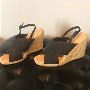 Summer wedges
